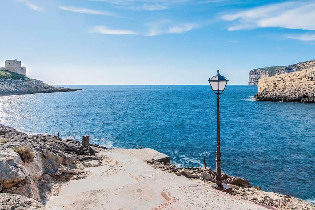 Seafront Penthouse With Terrace In Xlendi, Gozo Leilighet Eksteriør bilde